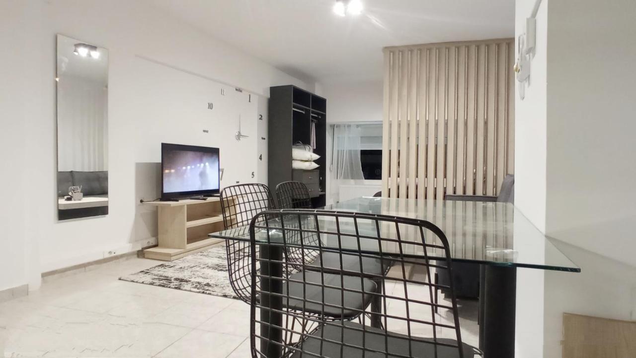 Sofia'S Getaway Apartment Tesalonika Bagian luar foto